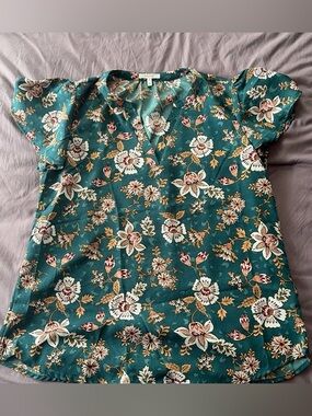 Maurice’s Floral V-Neck Short Sleeve Top - Teal size medium
